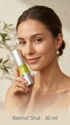 Sérum Retinol Shot 30 ml junto al rostro